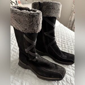 Rieker Black Suede Winter Boots with Gray Fur